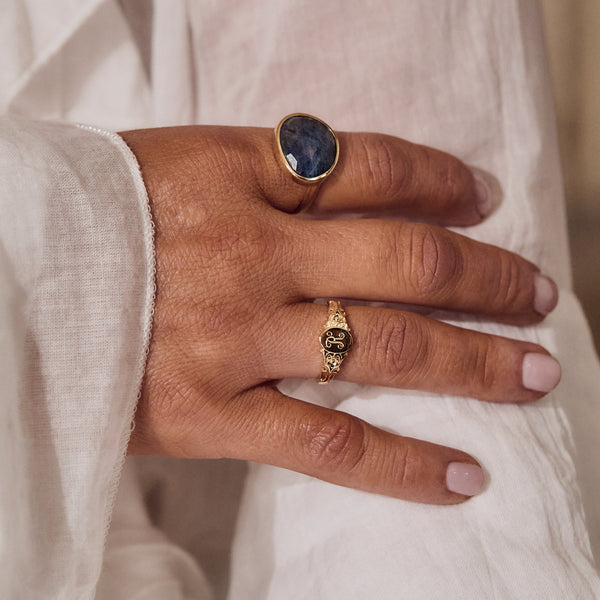 Louise Thompson Chapters Vintage Signet Ring