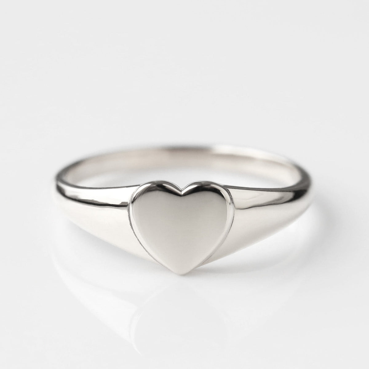 Etta Heart Engravable Signet Ring Main image