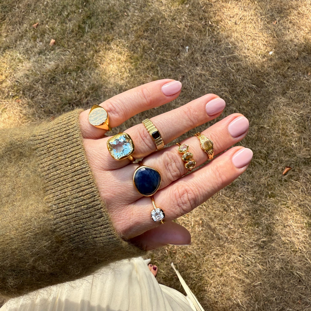 Louise Thompson Chapters Vintage Signet Ring