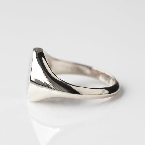 Louise Thompson Chapters Heirloom Signet Ring