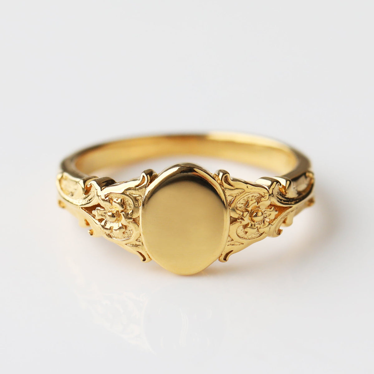 Louise Thompson Chapters Vintage Signet Ring